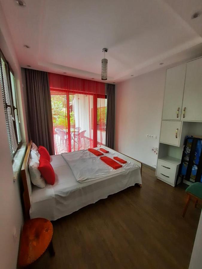 Hotel A Rioni à Koutaïssi Extérieur photo
