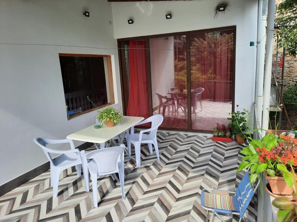 Hotel A Rioni à Koutaïssi Extérieur photo