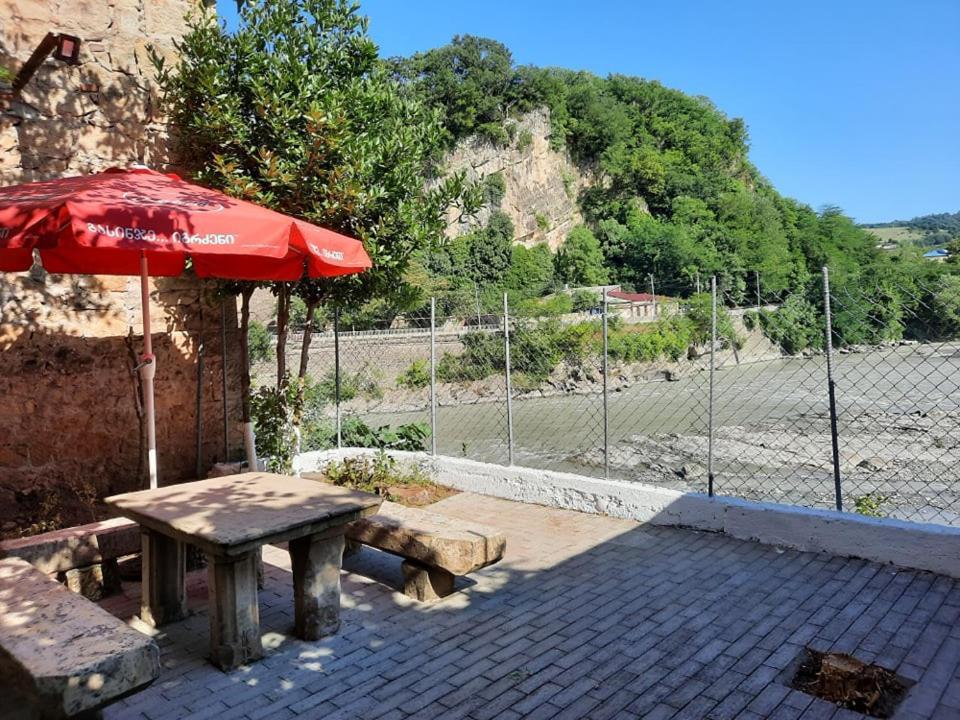 Hotel A Rioni à Koutaïssi Extérieur photo